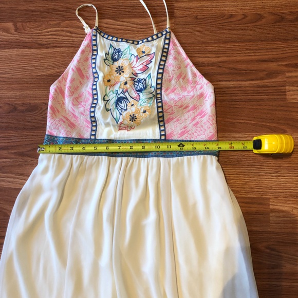 White Flying Tomato floral embroidered maxi dress - Picture 4 of 14